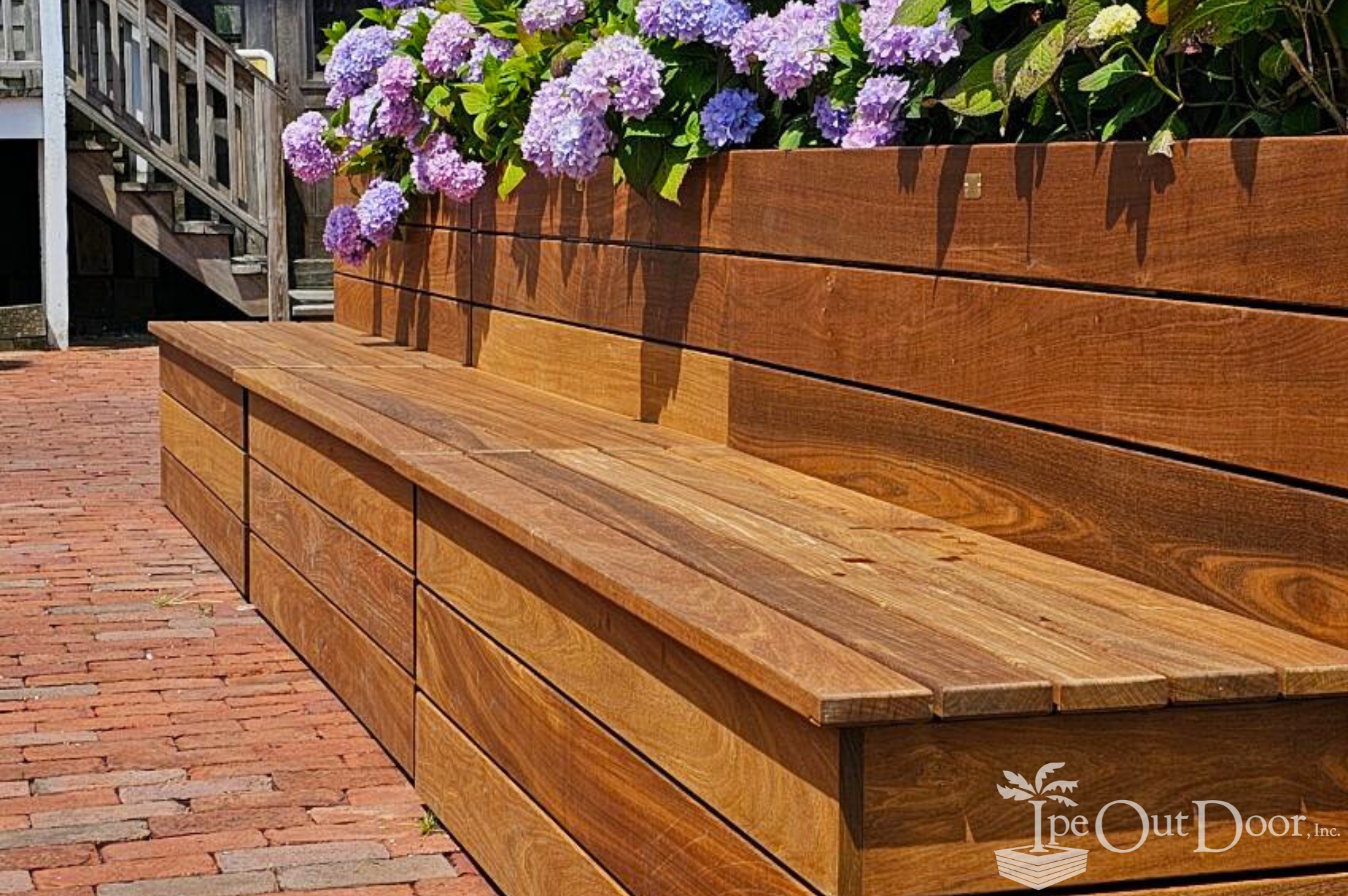 Read more about the article The Timeless Allure of Ipe Wood: Elevating Outdoor Spaces